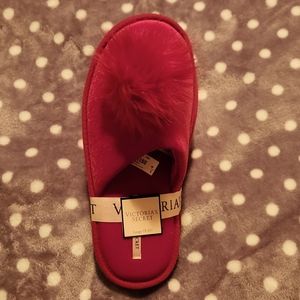 ✨️NEW Victoria's Secret Slippers